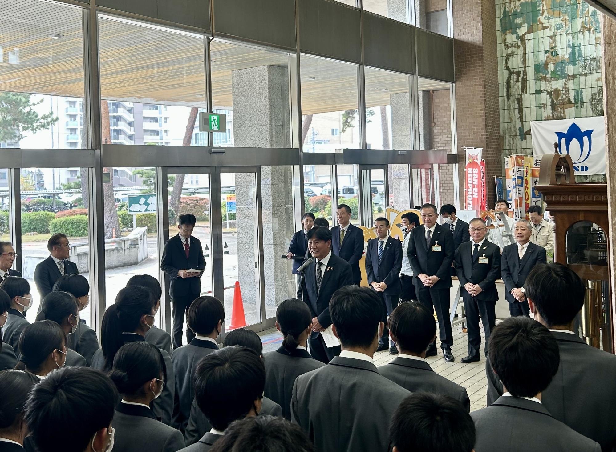 「男子第76回全国高等学校駅伝競走大会」「女子第37回全国高等学校駅伝競走大会」「第34回全日本高等学校女子サッカー選手権大会」「第78回全日本バレーボール高等学校選手権大会」「第十七回全国高等学校ダンスドリル冬季大会 」出場者合同激励会