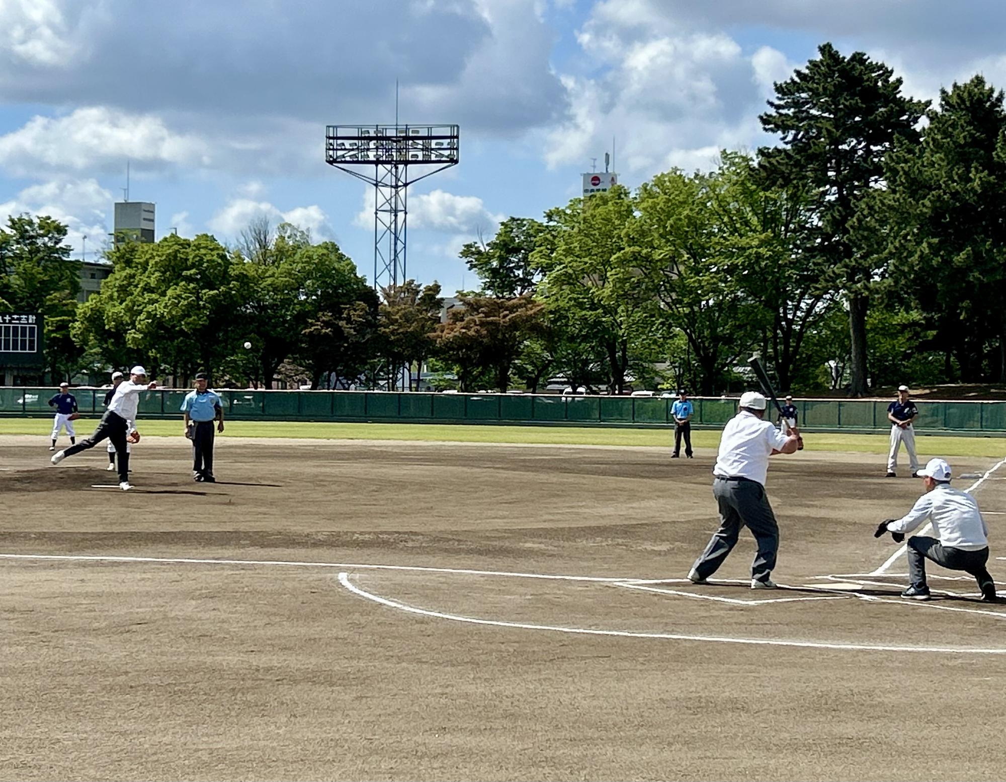 西日本古希軟式野球大会始球式
