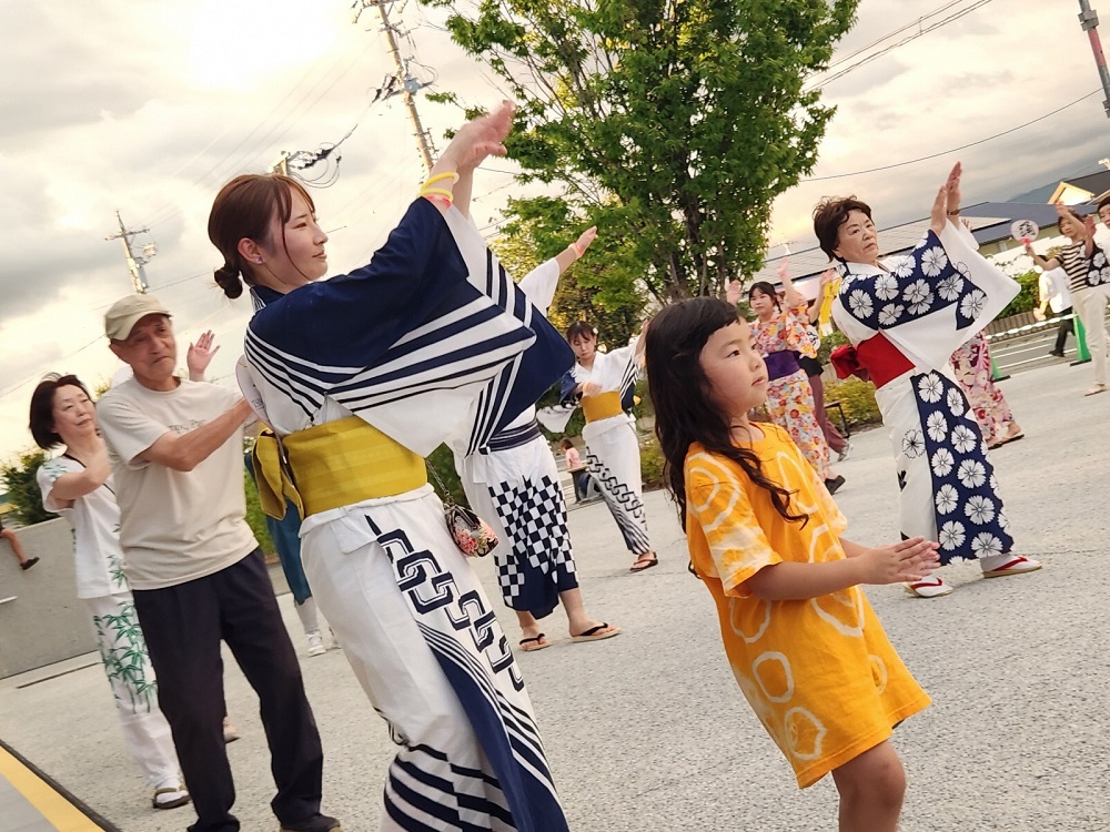 青年団盆踊り3