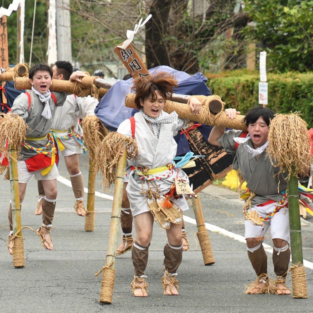 赤坂町にある杉森八幡社の大名行列