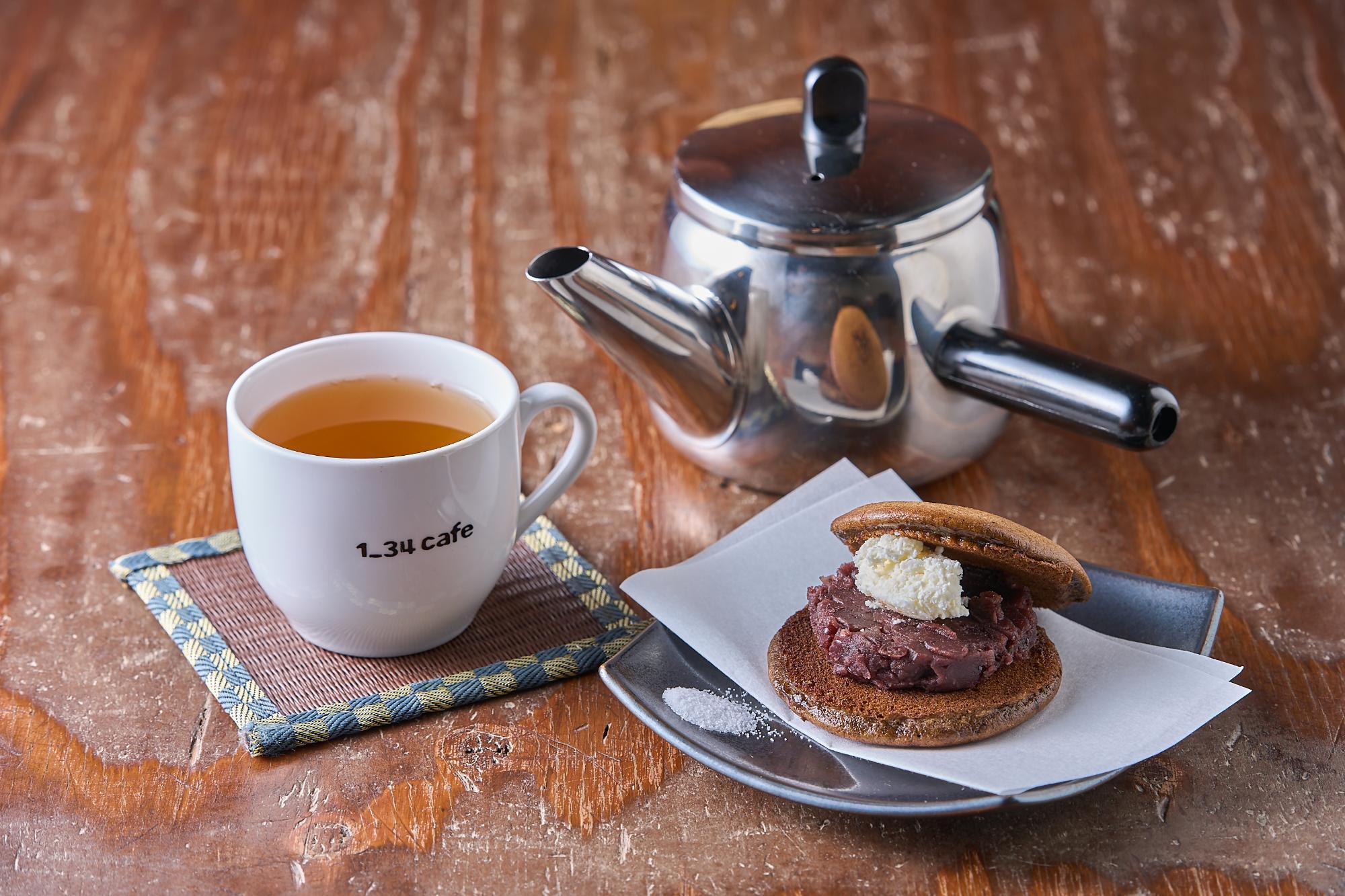 加賀棒ほうじ茶と麦どら焼き