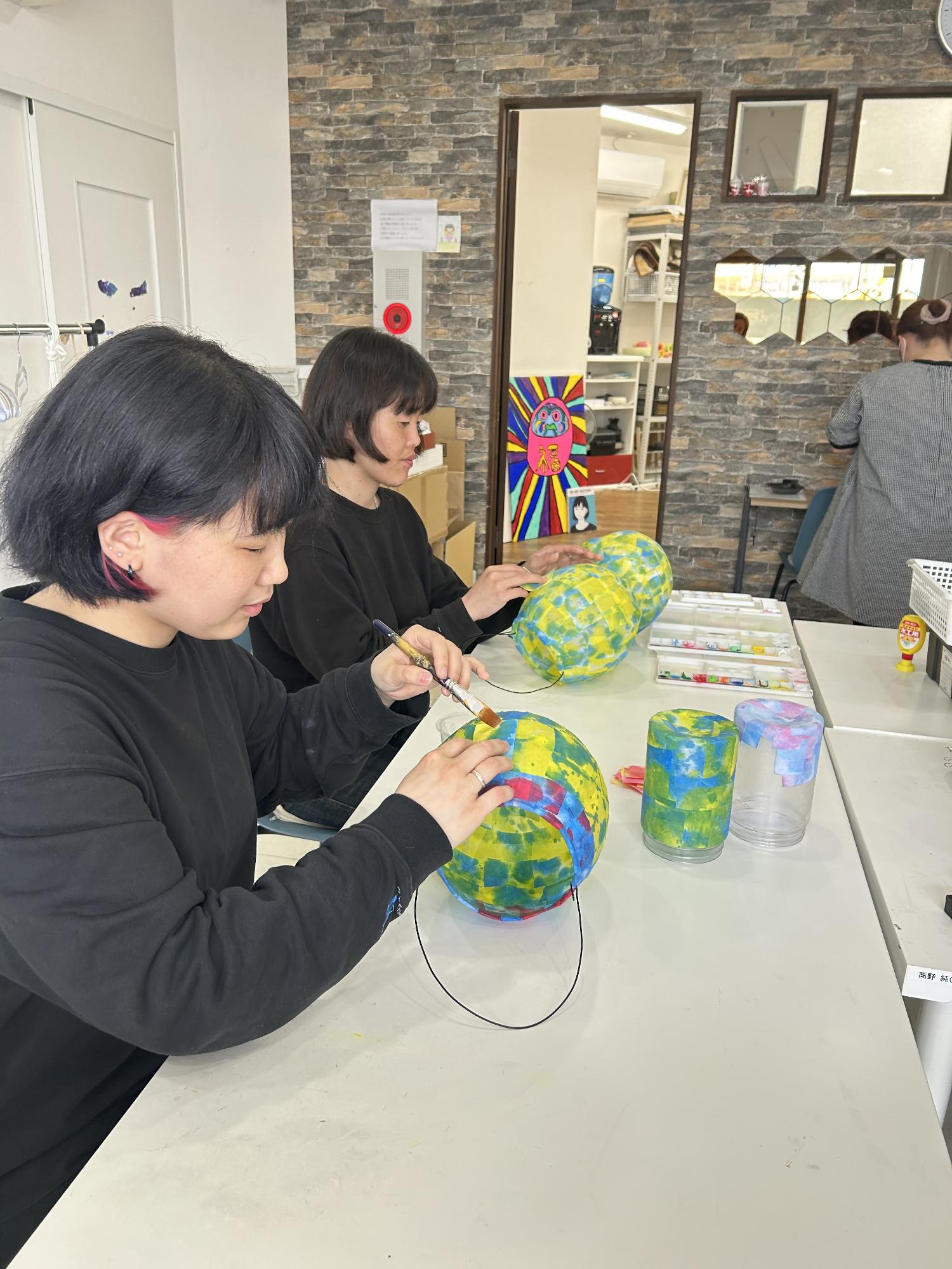 就労継続支援B型事業所 Art Support Grace（アートサポートグレイス）での制作風景