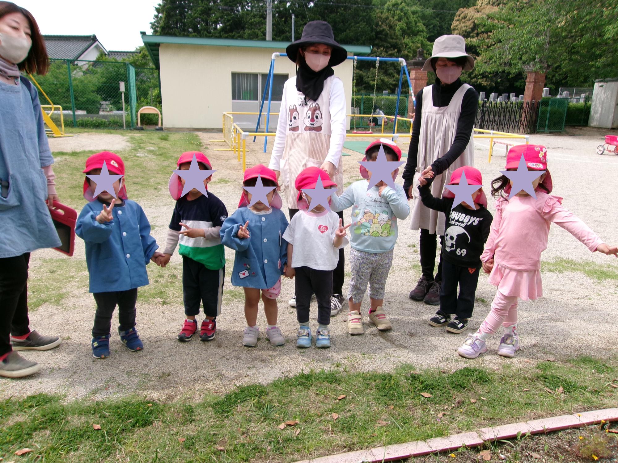 あか組さんが出発する写真
