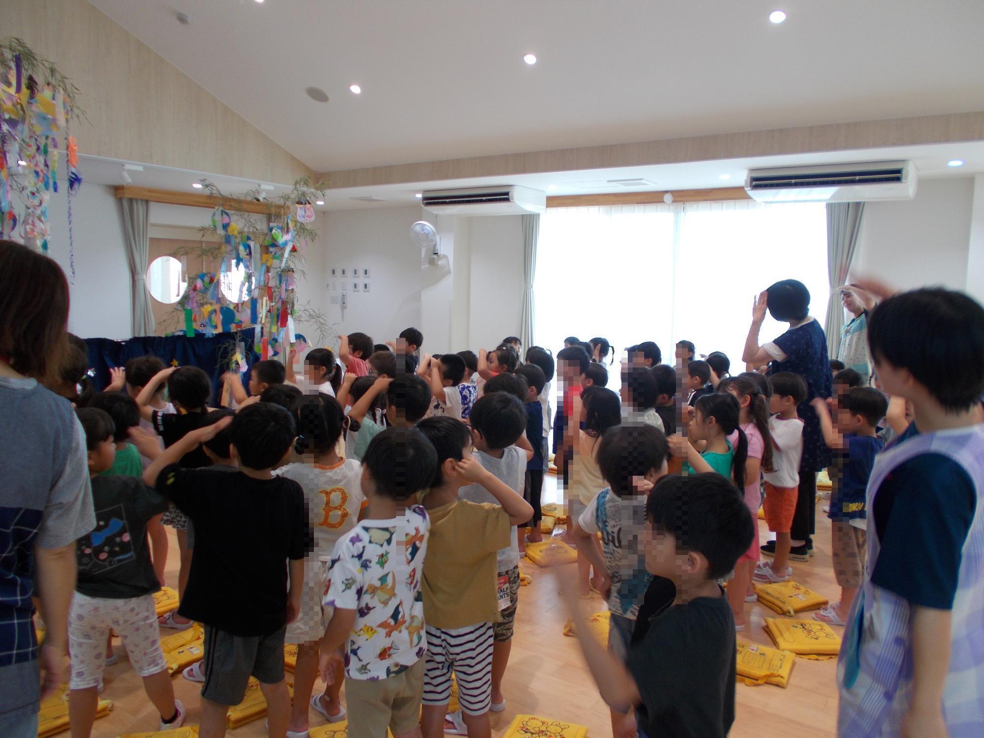 七夕様の踊りをみんなで踊ったよ