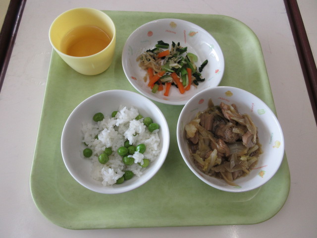 豆ごはんの写真