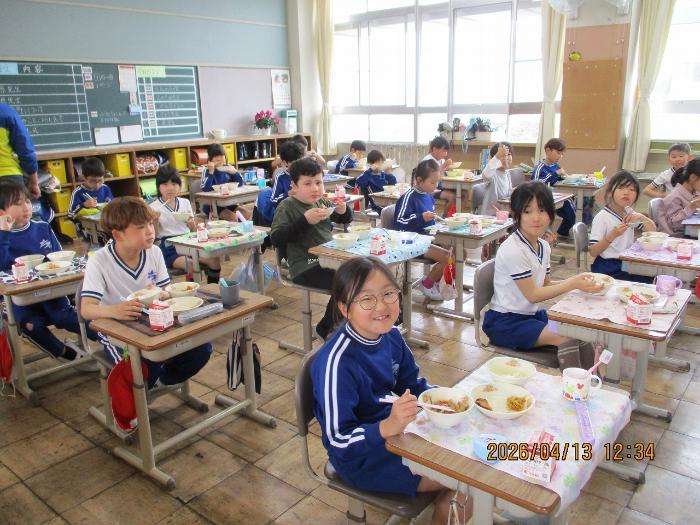 給食開始です